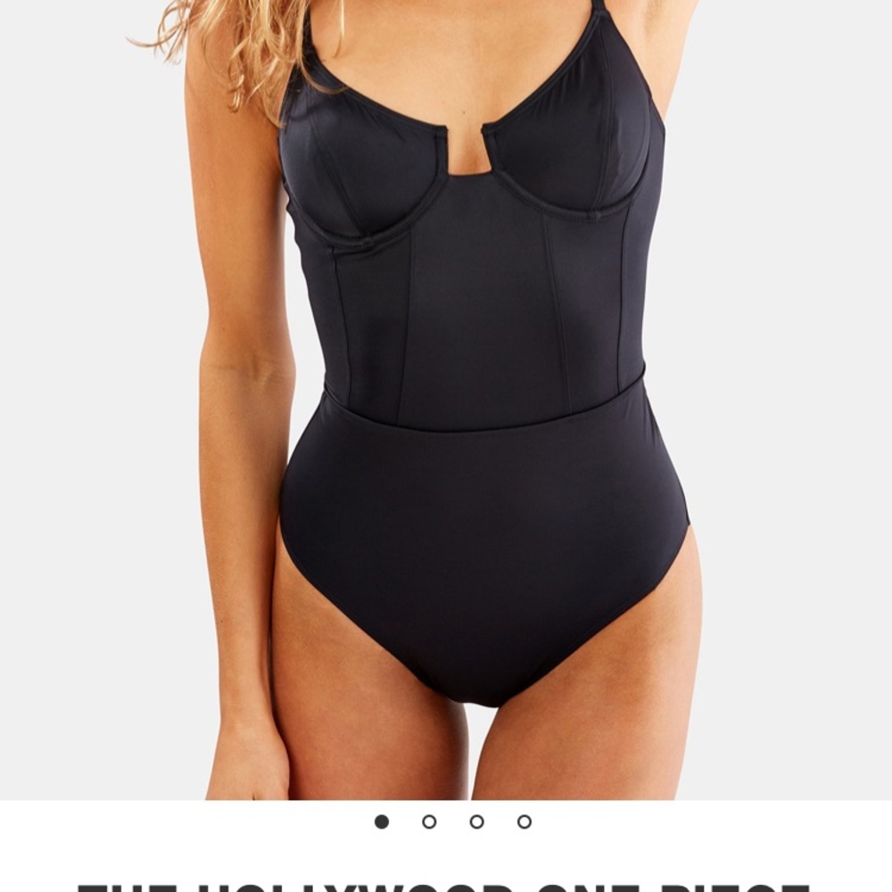 Solid & Striped “Hollywood” one piece